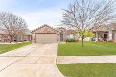 324 Sardius Blvd, Granbury, TX 76049 - photo 3