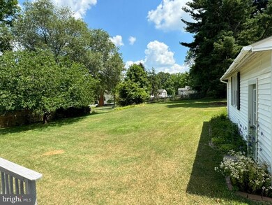 6115 Brooklyn Bridge Rd, Laurel, MD 20707 - photo 4