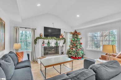 105 Barksdale Cir, Laurens, SC 29360 - photo 4