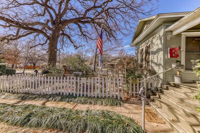 320 Cleveland Ave, Weatherford, TX 76086 - photo 4