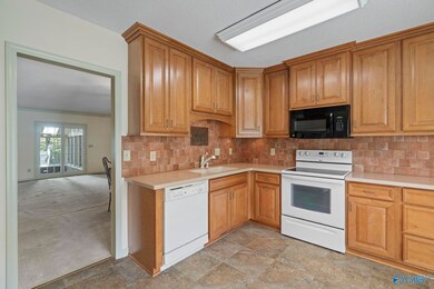 325 Inverness Dr SW, Huntsville, AL 35802 - photo 5