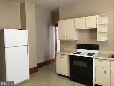 26 N Fayette St unit A, Mercersburg, PA 17236 - photo 5