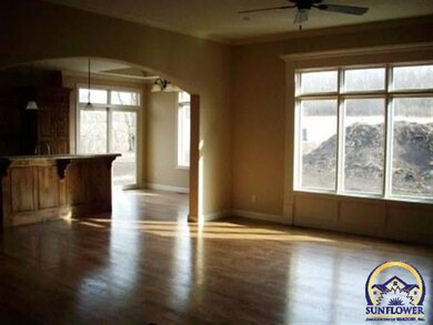 5739 SW 44th Ct, Topeka, KS 66610 - photo 2