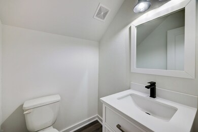 8446 Berry Green Ln, Houston, TX 77022 - photo 5