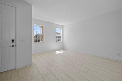 Living Room / Front Entry