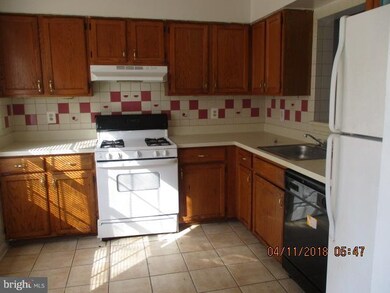 920 Newington Ct, Capitol Heights, MD 20743 - photo 4