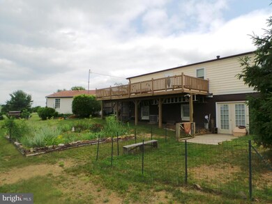 9662 Winchester Grade Rd, Berkeley Springs, WV 25411 - photo 2