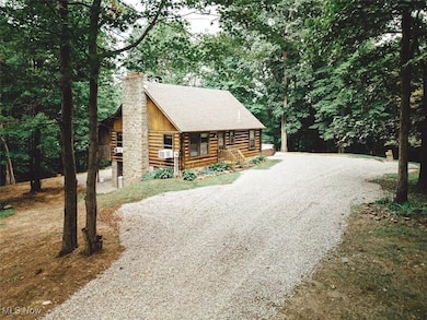 22916 Sams Creek Rd, Laurelville, OH 43135 - photo 2