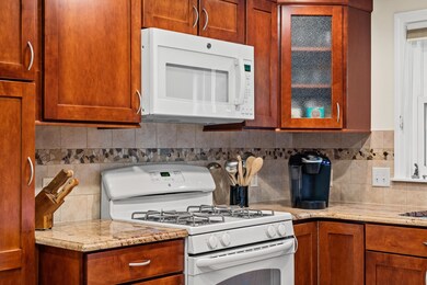 427 Elk Run Rd, Hudson, NH 03051 - photo 5