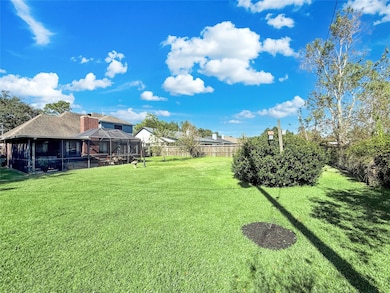 8 Rayburn Ridge, Angleton, TX 77515 - photo 5