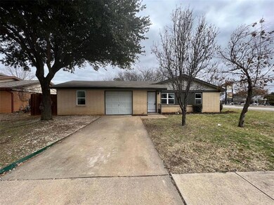 800 Russell Ln, Bedford, TX 76022 - photo 2