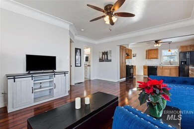 704 S Chestnut St, Nampa, ID 83686 - photo 6