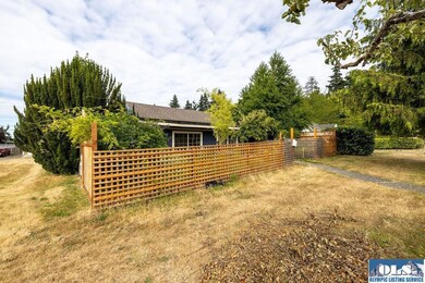 1427 E 3rd St, Port Angeles, WA 98362 - photo 3