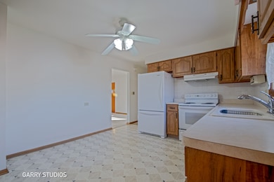 701 N Craig Place, Addison, IL 60101 - photo 7