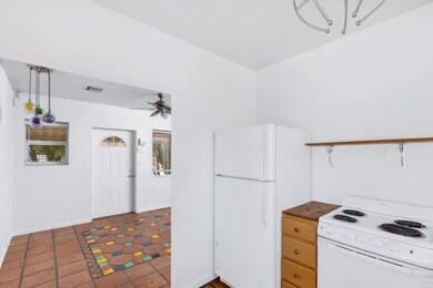 516 E Elm St
