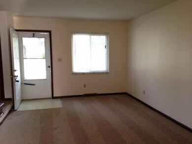 1144 Arnelle Ct, Columbus, OH 43228 - photo 2