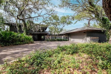 1296 Weybridge Ln, Dunedin, FL 34698 - photo 3