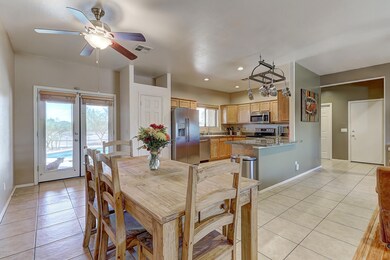 Large, eat in kitchen