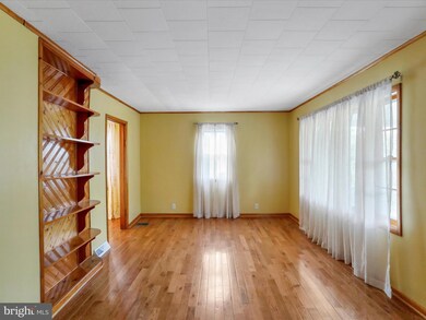 41 Franklin St, Berkeley Springs, WV 25411 - photo 4