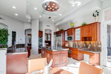 Stunning Contemporary Kitchen