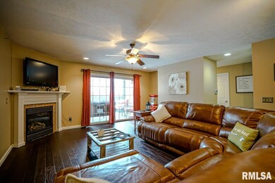4509 N Tallgrass Ln unit 102, Peoria, IL 61615 - photo 6