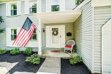 1717 Peardale Rd N, Columbus, OH 43229 - photo 2