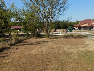 160 Spring Valley Ct, Springtown, TX 76082 - photo 4