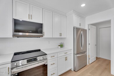11-web-or-mls-3307 N Apollo Dr -11