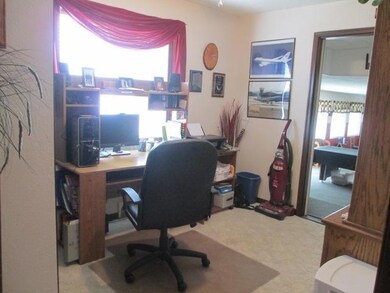 Bedroom 2/Office