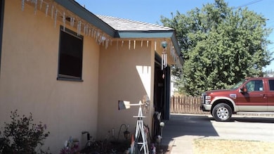 899 N Woods St, Porterville, CA 93257 - photo 6