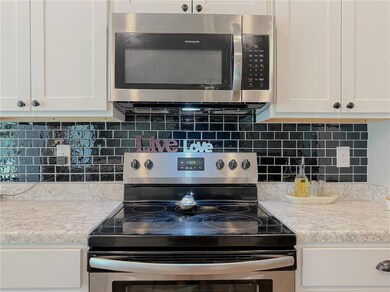 Kitchen Photo 3