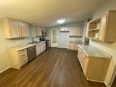 1206 Oak Dr, Manchester, TN 37355 - photo 3