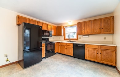 87 Minechoag Heights unit 89, Ludlow, MA 01056 - photo 2