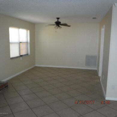 dinng area in family room