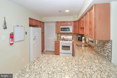 321 Carleton Ln, Mount Laurel, NJ 08054 - photo 3