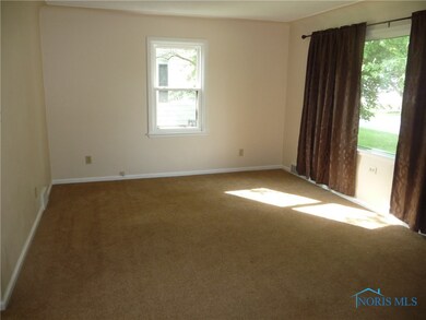 928 W College Ave, Woodville, OH 43469 - photo 6