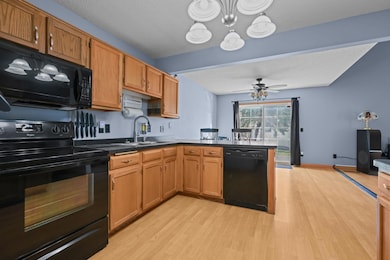 2333 Williams Dr, Burnsville, MN 55337 - photo 7