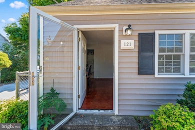 121 Cabbel Dr, Manassas Park, VA 20111 - photo 3