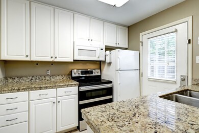 10270 Briar Forest Dr unit 257, Houston, TX 77042 - photo 5