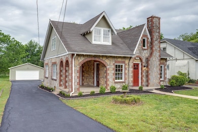 608 S Brittain St, Shelbyville, TN 37160 - photo 3