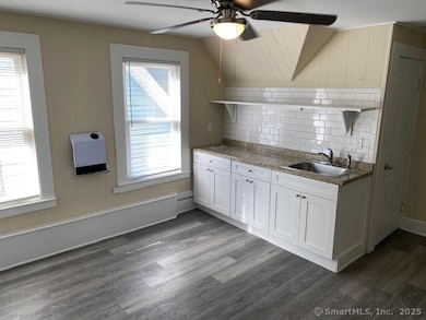 108 Washington St unit 3, Wallingford, CT 06492 - photo 2