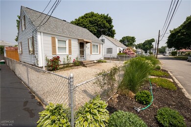 78 Farrell St, Pawtucket, RI 02861 - photo 3