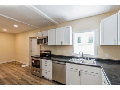 2421 Lyon St, Des Moines, IA 50317 - photo 6