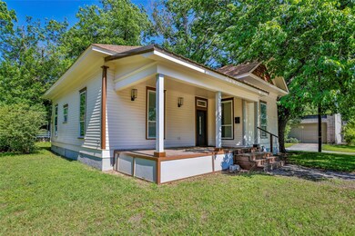 403 S Lindsay St, Gainesville, TX 76240 - photo 2