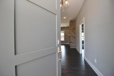 808 E Roubidoux St, Nixa, MO 65714 - photo 3