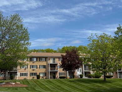 377 Huse Rd unit 35, Manchester, NH 03103 - photo 4