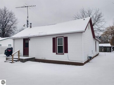 324 N Water St, Au Gres, MI 48703 - photo 2