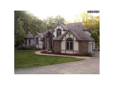 11251 Lake Forest Dr, Chesterland, OH 44026 - photo 2