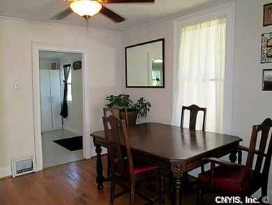 Dining Room. Large dining room is perfect for ente