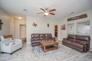 9202 Stephen St, Needville, TX 77461 - photo 6